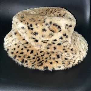 Leapord hat